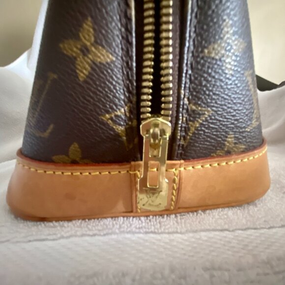 Authentic Louis Vuitton Monogram Alma PM Dome Satchel Bag - Picture 7 of 16
